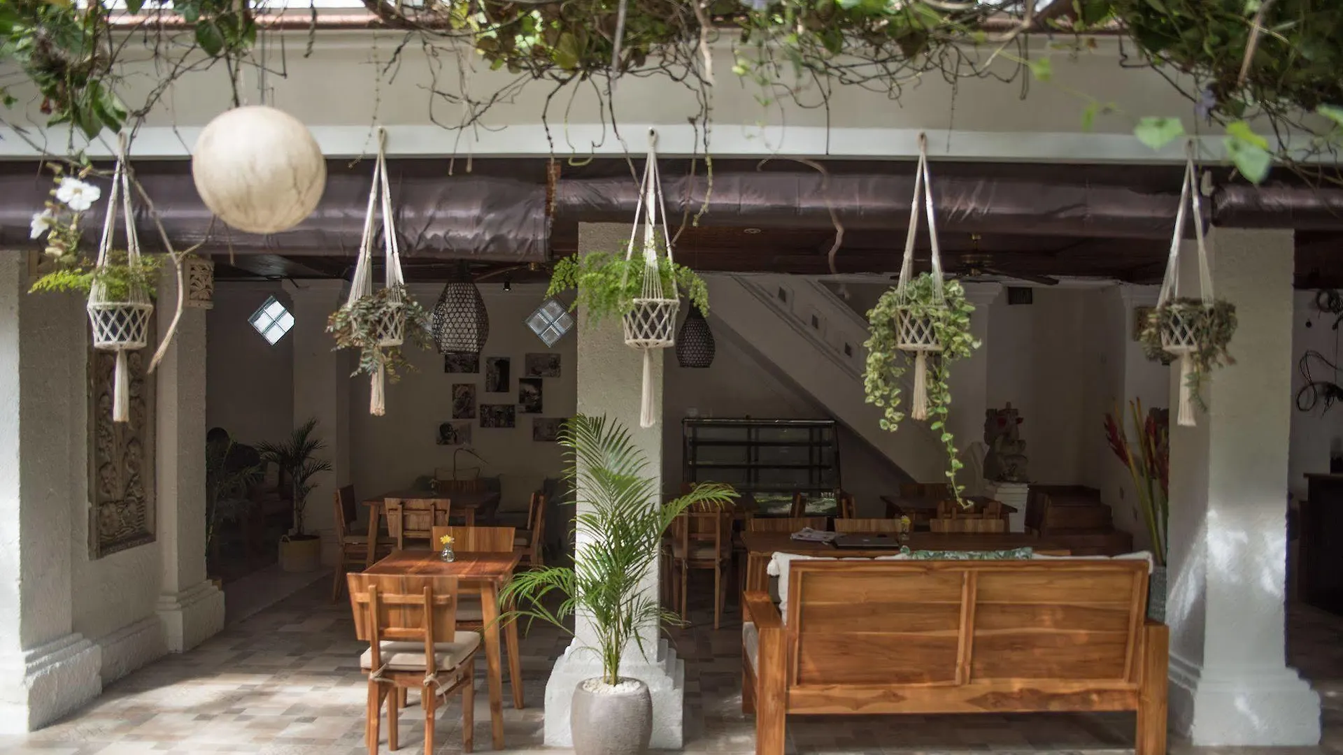 Puri Garden Hotel & Hostel Ubud  0*, Ubud (Bali)